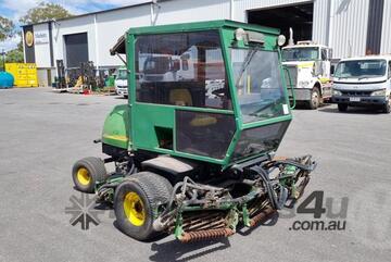 John Deere   3235c Gang MOW