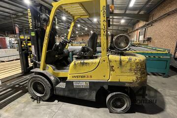 2017 HYSTER 3.5 Ton Container Mask w/ Fork Positioner